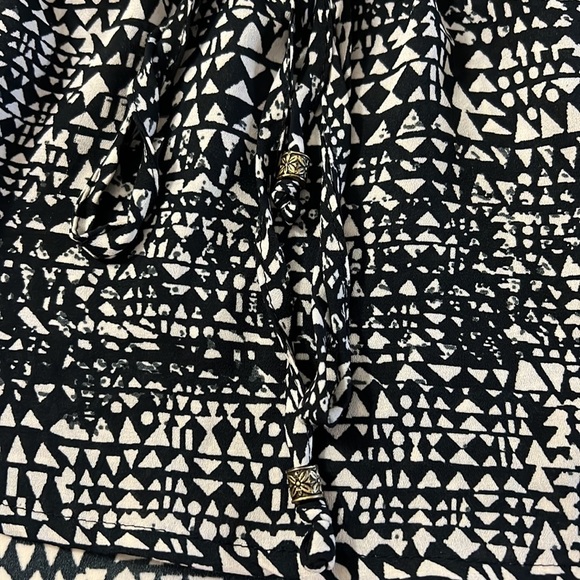 🇨🇦 Daniel Rainn size Medium sleeveless blouse - Picture 5 of 11